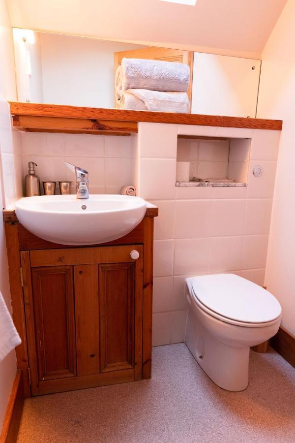 バラター Schoolhouse Bed & Breakfast エクステリア 写真