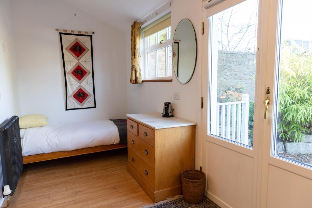 バラター Schoolhouse Bed & Breakfast エクステリア 写真