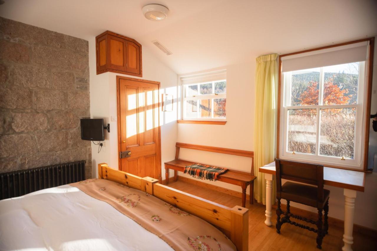 バラター Schoolhouse Bed & Breakfast エクステリア 写真