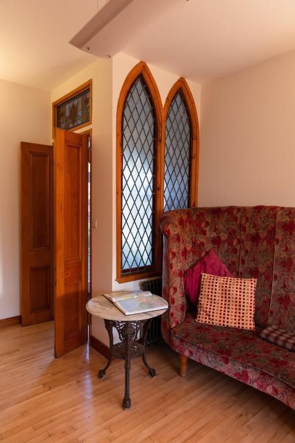 バラター Schoolhouse Bed & Breakfast エクステリア 写真