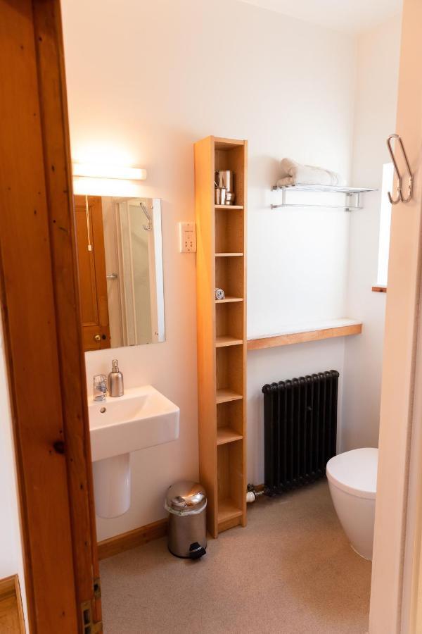 バラター Schoolhouse Bed & Breakfast エクステリア 写真